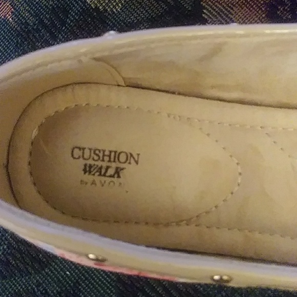 Shoes - Picture 2 of 4